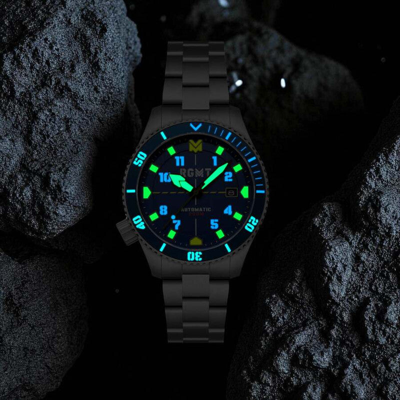 RGMT Recon Diver RG-8075-22 men's watch with blue dial